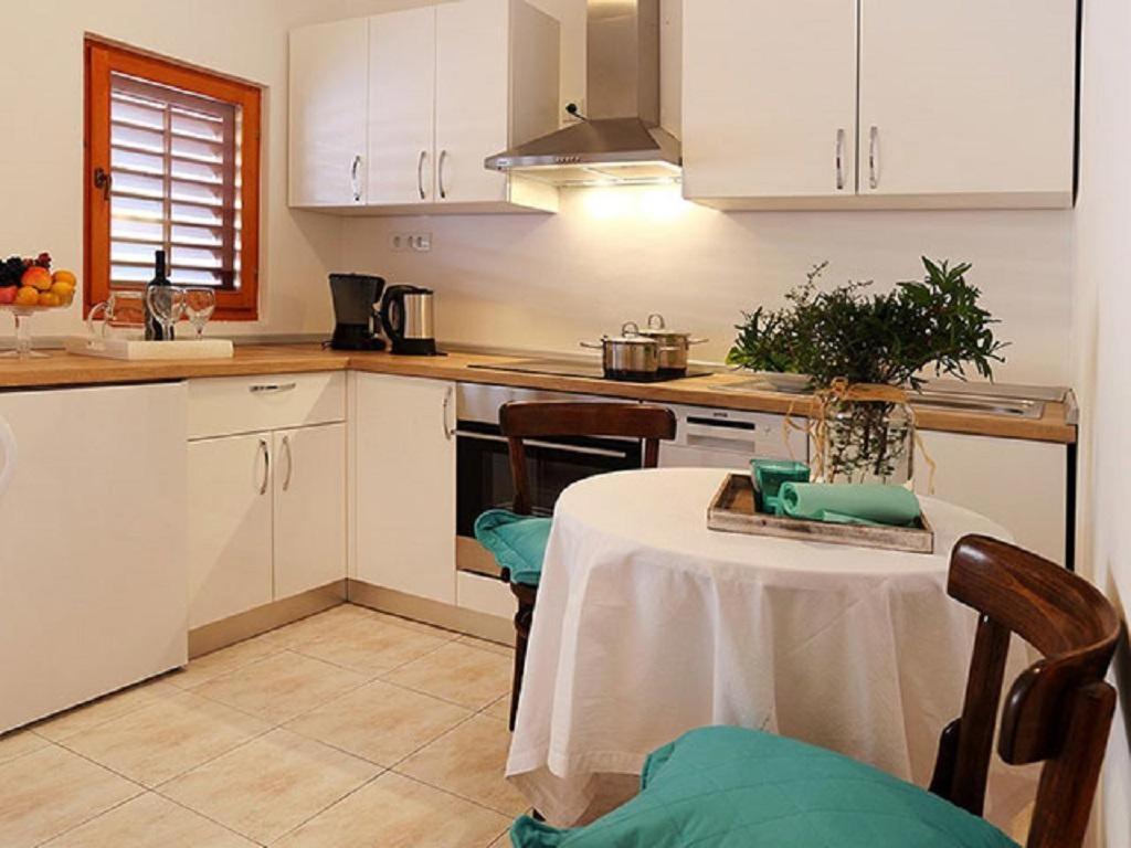 Apartmani Nila Sveta Nedelja  Habitación foto